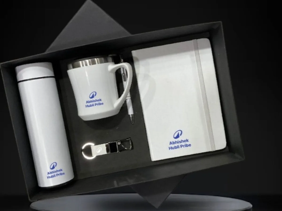 Decathlon Hubli gift box with a branded white bottle, mug, notepad, pen and keychain